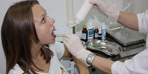 Rød flad lav i mundhulen: forebyggelse og behandling