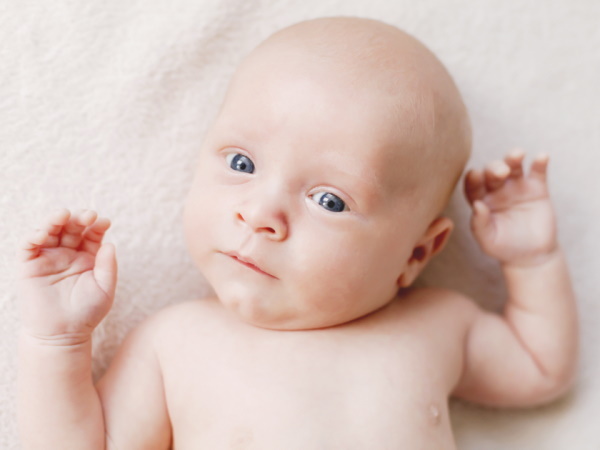 Torcicollo nei neonati 2-3-4-6 mesi. Sintomi, foto, trattamento
