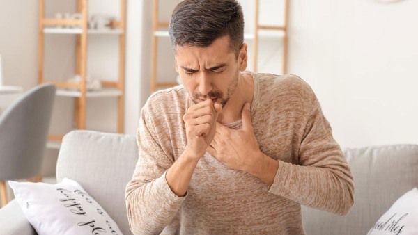 Ontsteking van de bronchiën. Symptomen bij volwassenen zonder en met koorts, behandeling